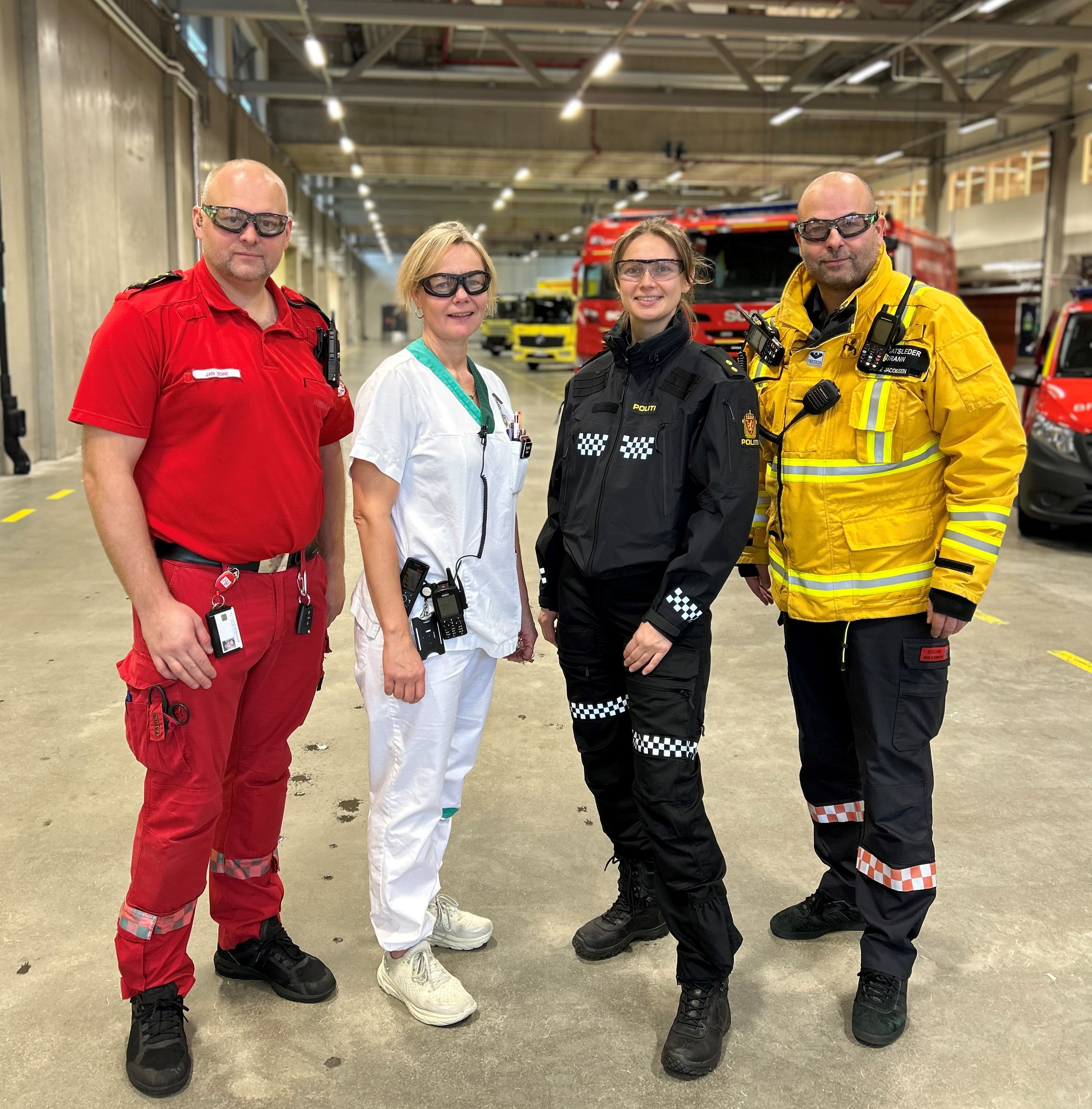 Nødetatene er på jobb hele året, også ved inngangen til 2026. Vi håper innbyggerne bruker sunn fornuft i forbindelse med nyttårsferiringen, slik at en unngår uønskede hendelser.