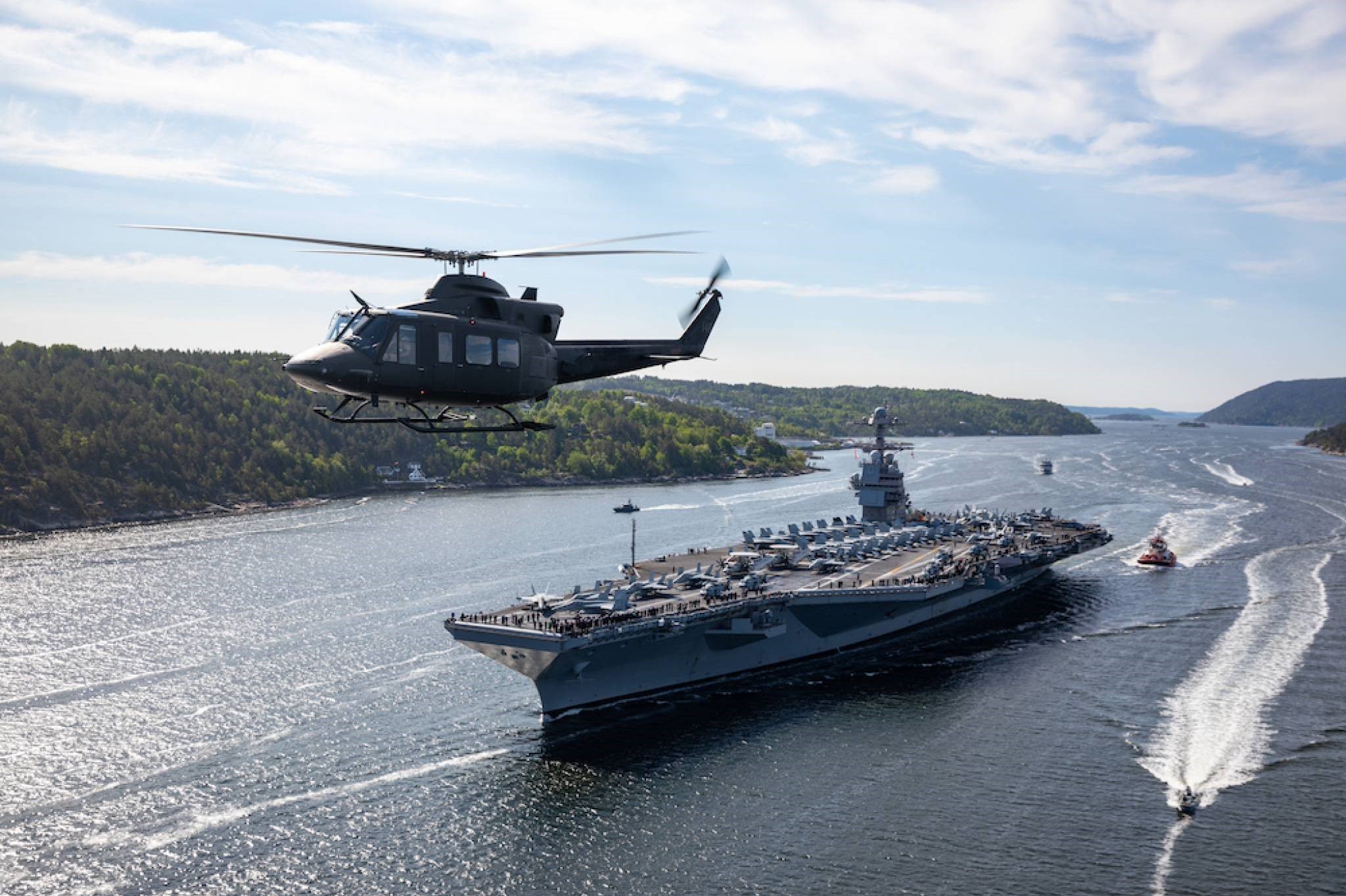 USS Gerald R. Ford på vei inn Oslofjorden