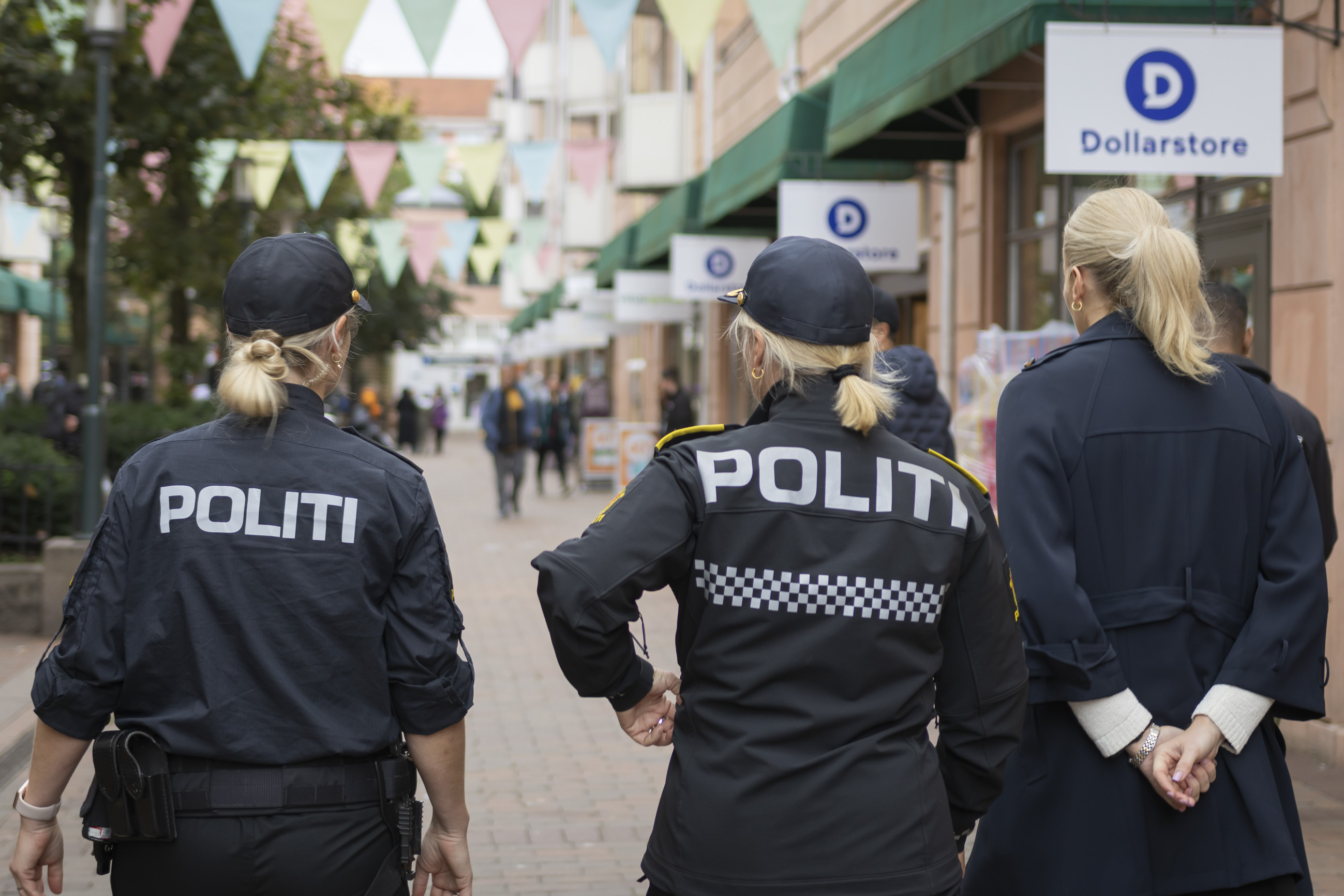 Nabolagspolitiet går sin første fotpatrulje