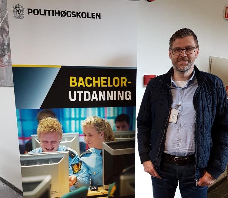 Å være sensor i kriminalteknikk ved PHS er en inspirerende del av jobben.