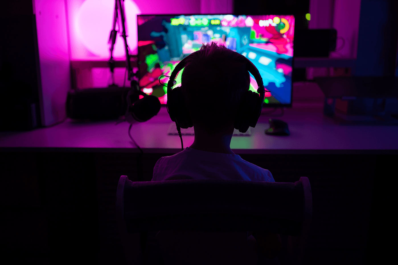 Gutt som gamer.